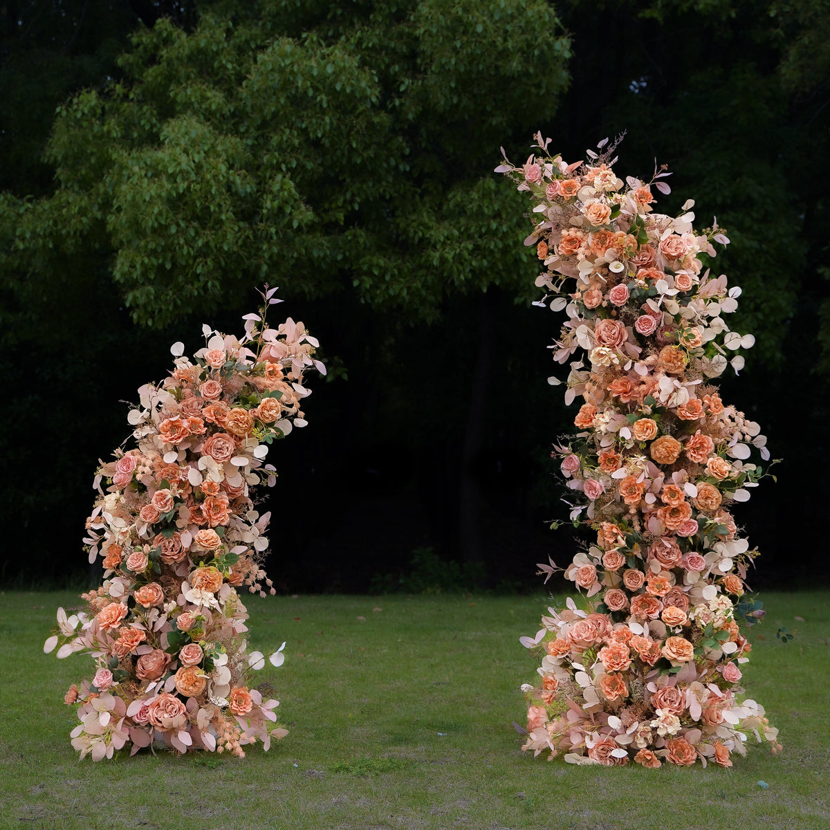Rose Morning Maven flower arch is a flower arch made of artificial flowers for weddings, parties, birthdays and other events. The flower arch is made of metal frame, easy to assemble and disassemble. Big enough for your guests to take pictures and keep. Flower arches are made of high quality material and durable. The color of the floral arch can be chosen according to your wedding theme. A floral arch is the perfect decoration for any occasion and is sure to impress your guests.
